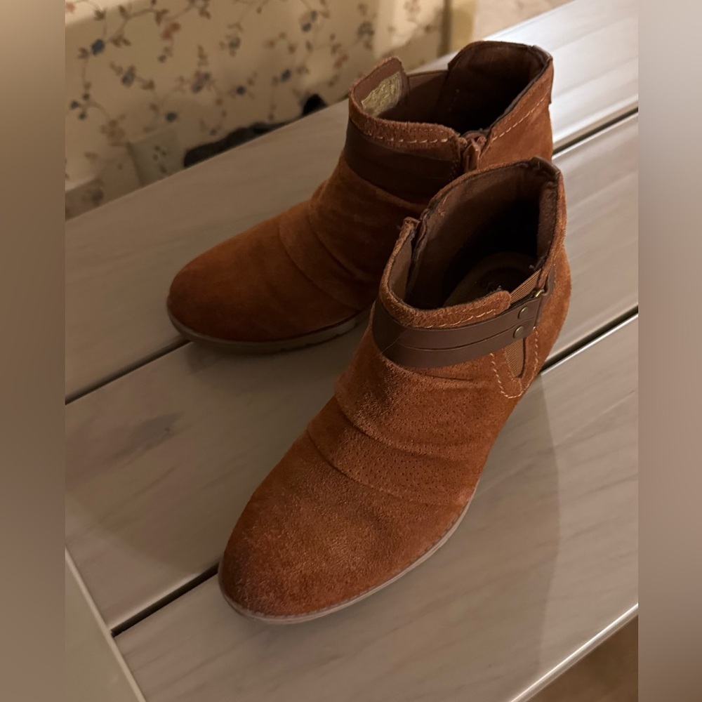 Earth Origins Odel Bootie Size 7.5